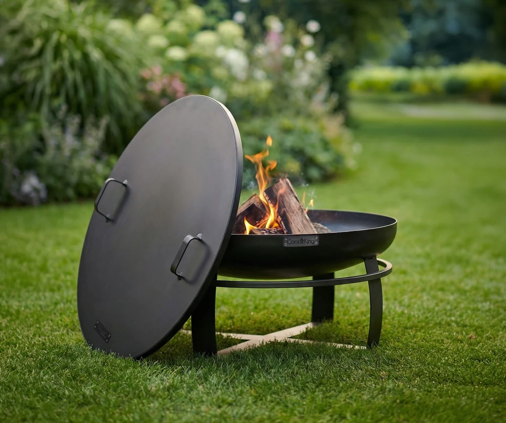 COOK KING fire bowl with a lid in the garden